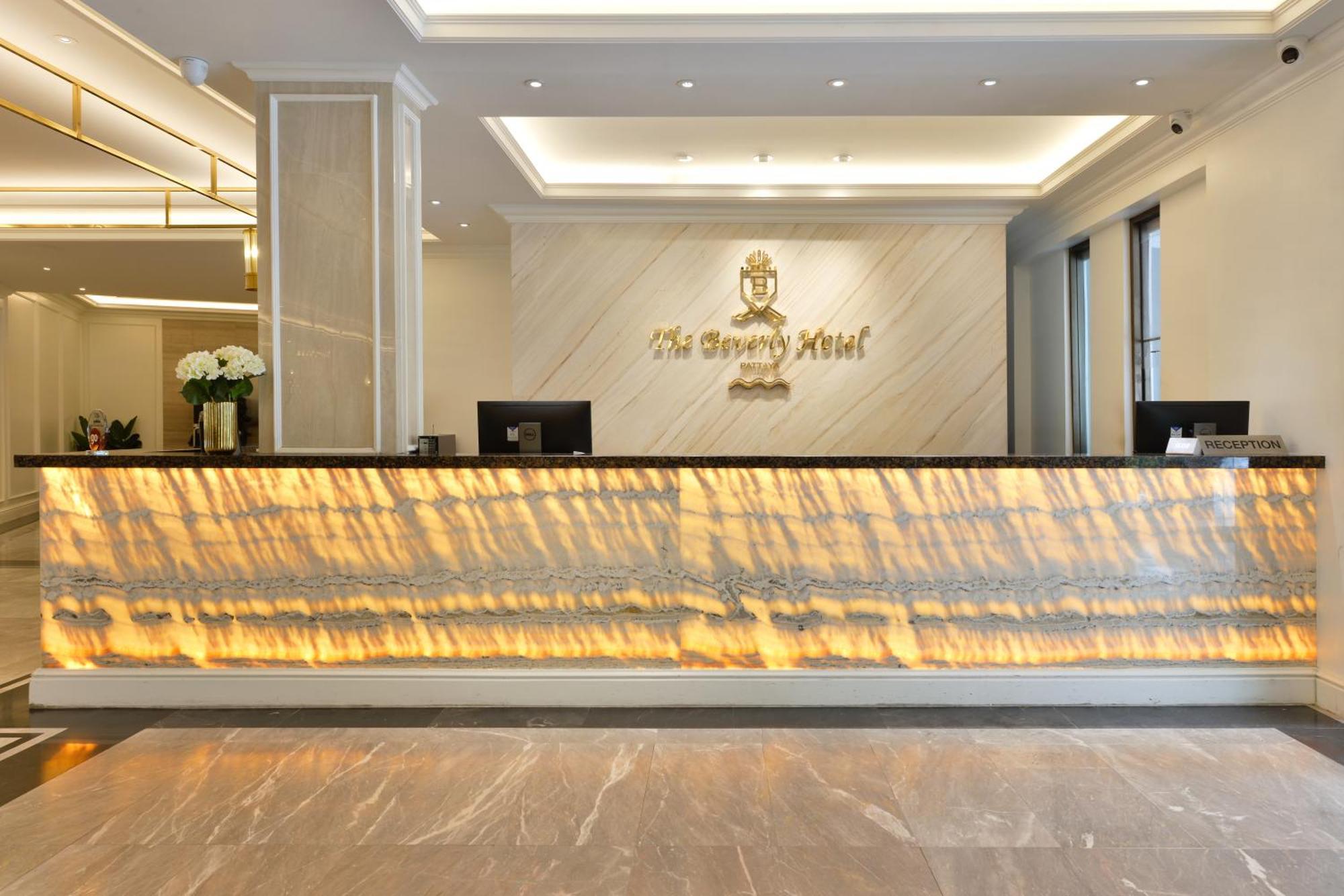 The Beverly Hotel Pattaya Esterno foto