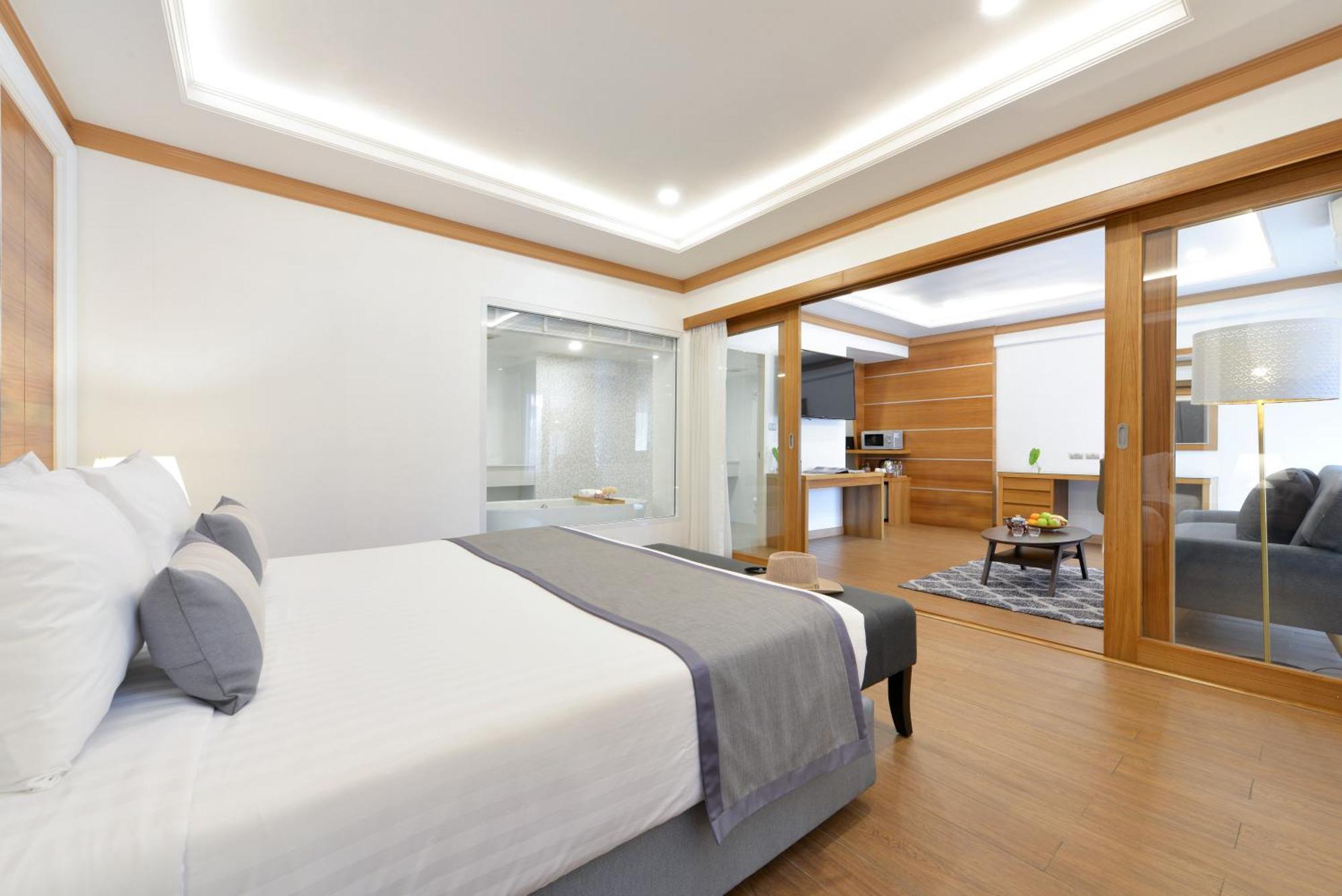 The Beverly Hotel Pattaya Esterno foto